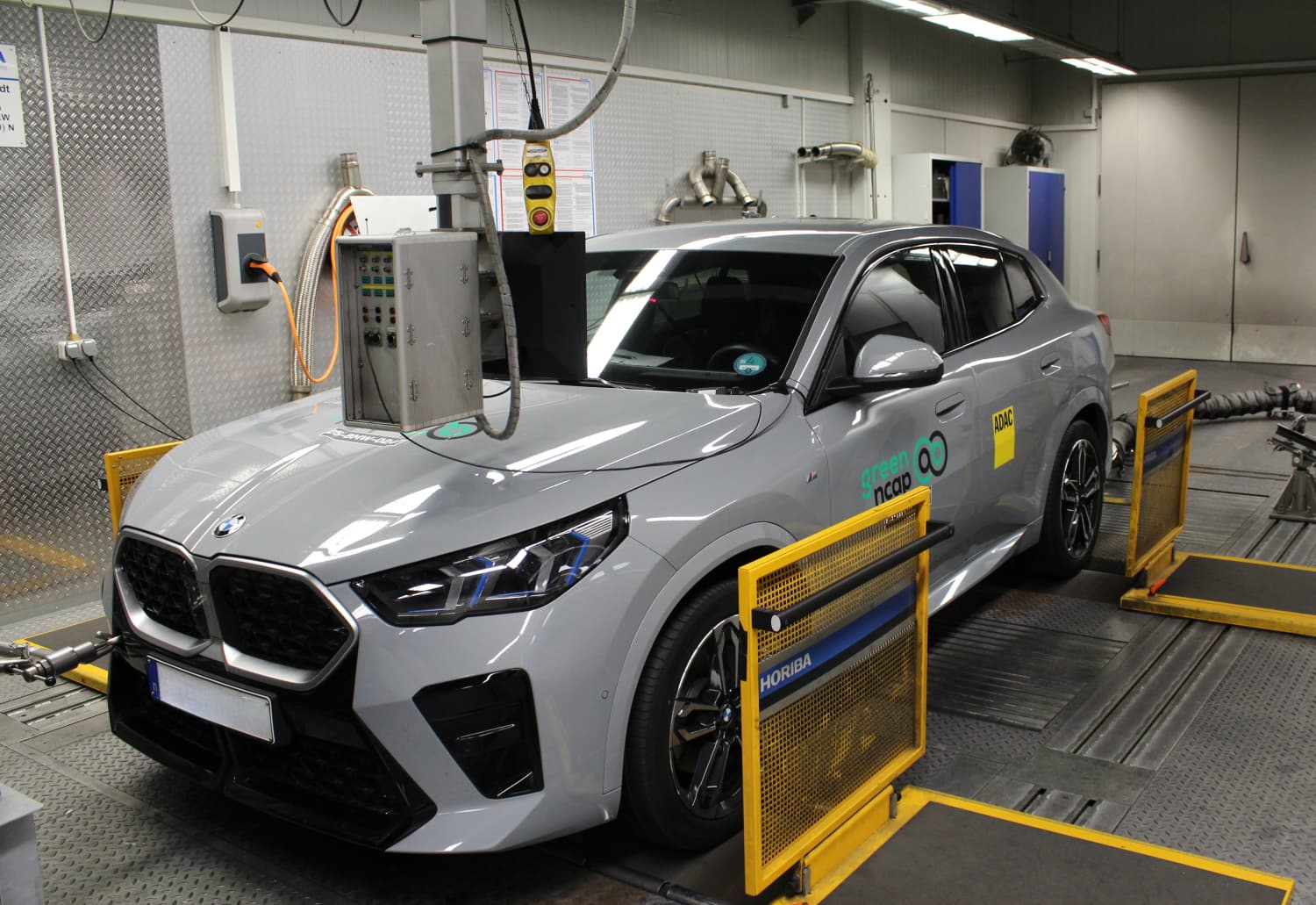 BMW X2 sDrive20i podczas testów Green NCAP w 2025 r.
