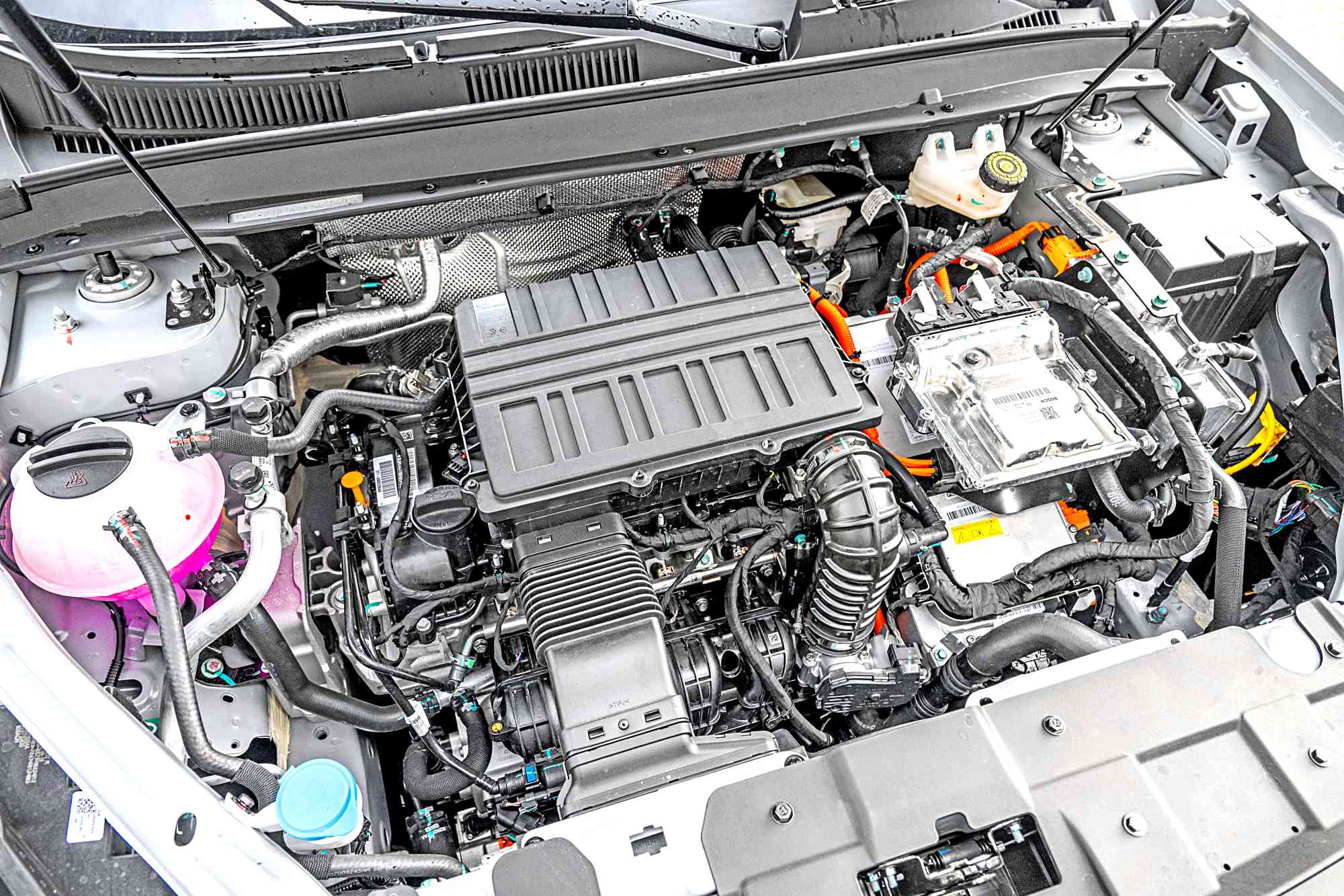 Chery-Tiggo-4-HEV-Prestige-2025-silnik