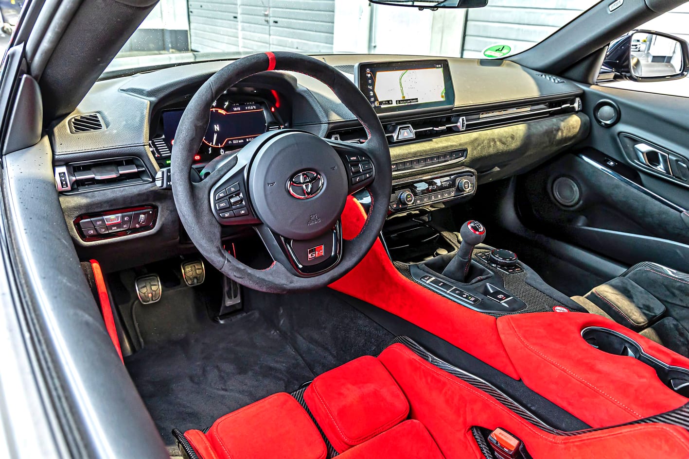 Toyota-GR-Supra-A90-Final-Edition-deska-rozdzielcza