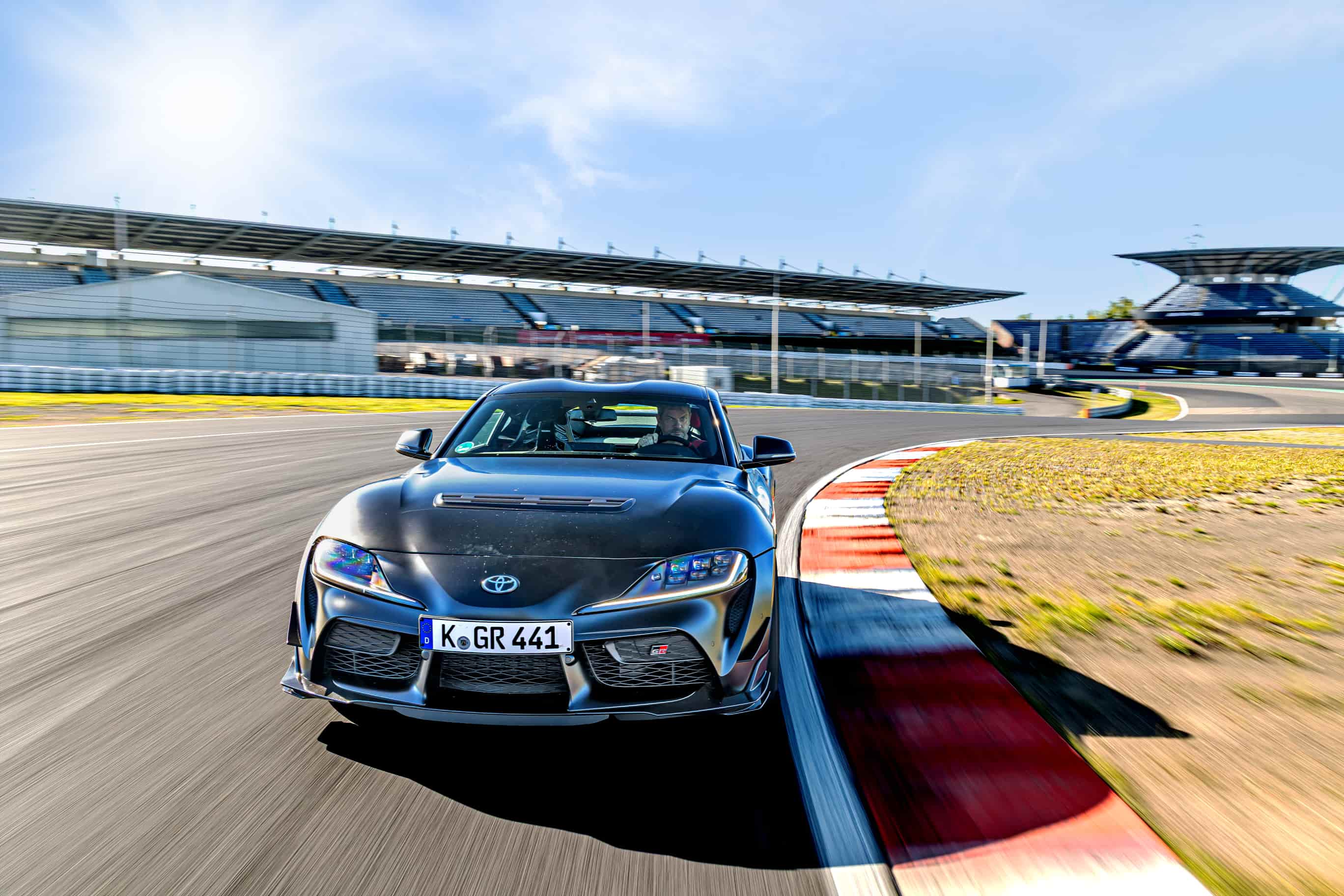 Toyota-GR-Supra-A90-Final-Edition-przod