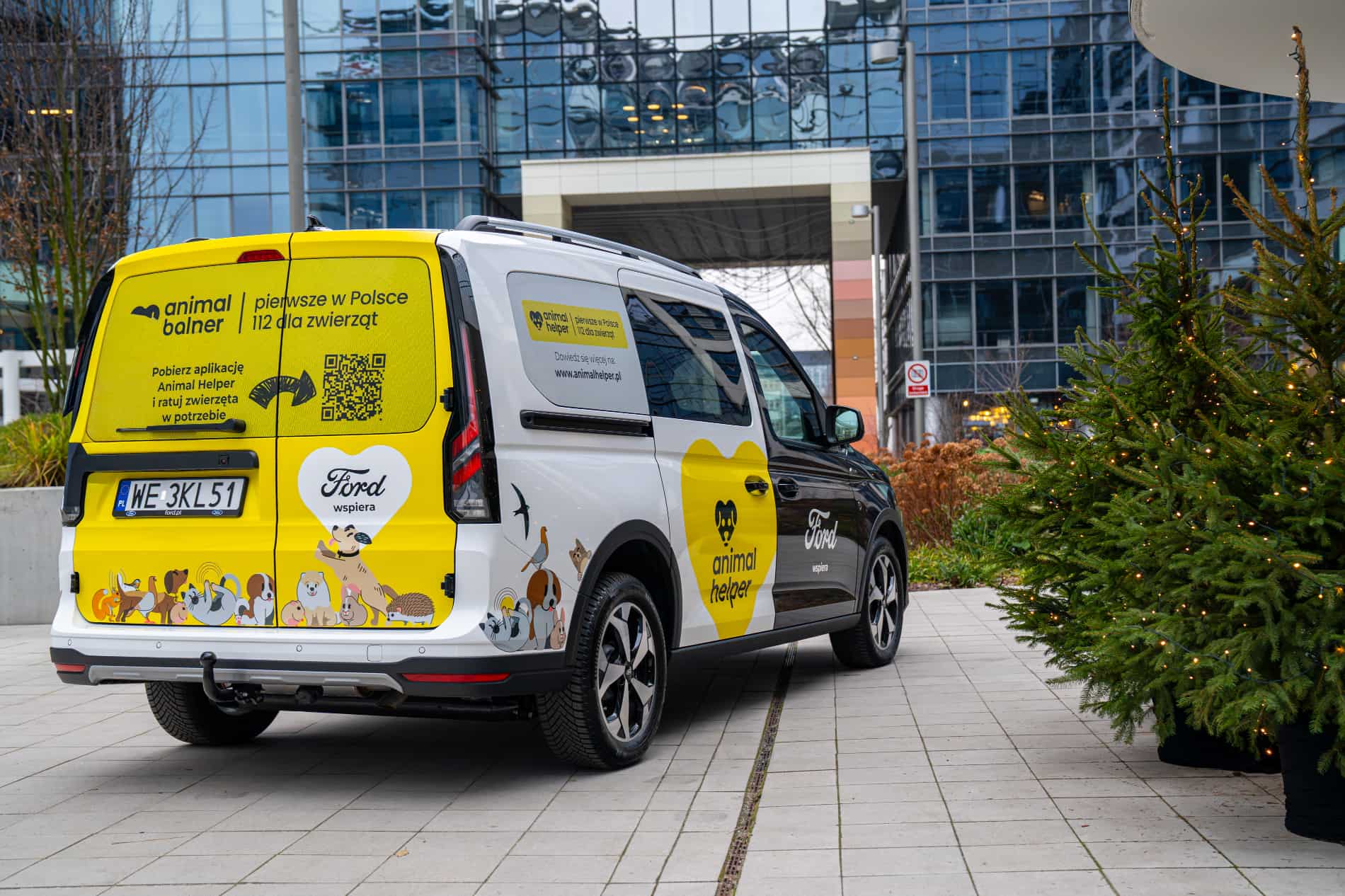 Ford Transit Connect PHEV przekazany fundacji Psia Krew – Van Helper