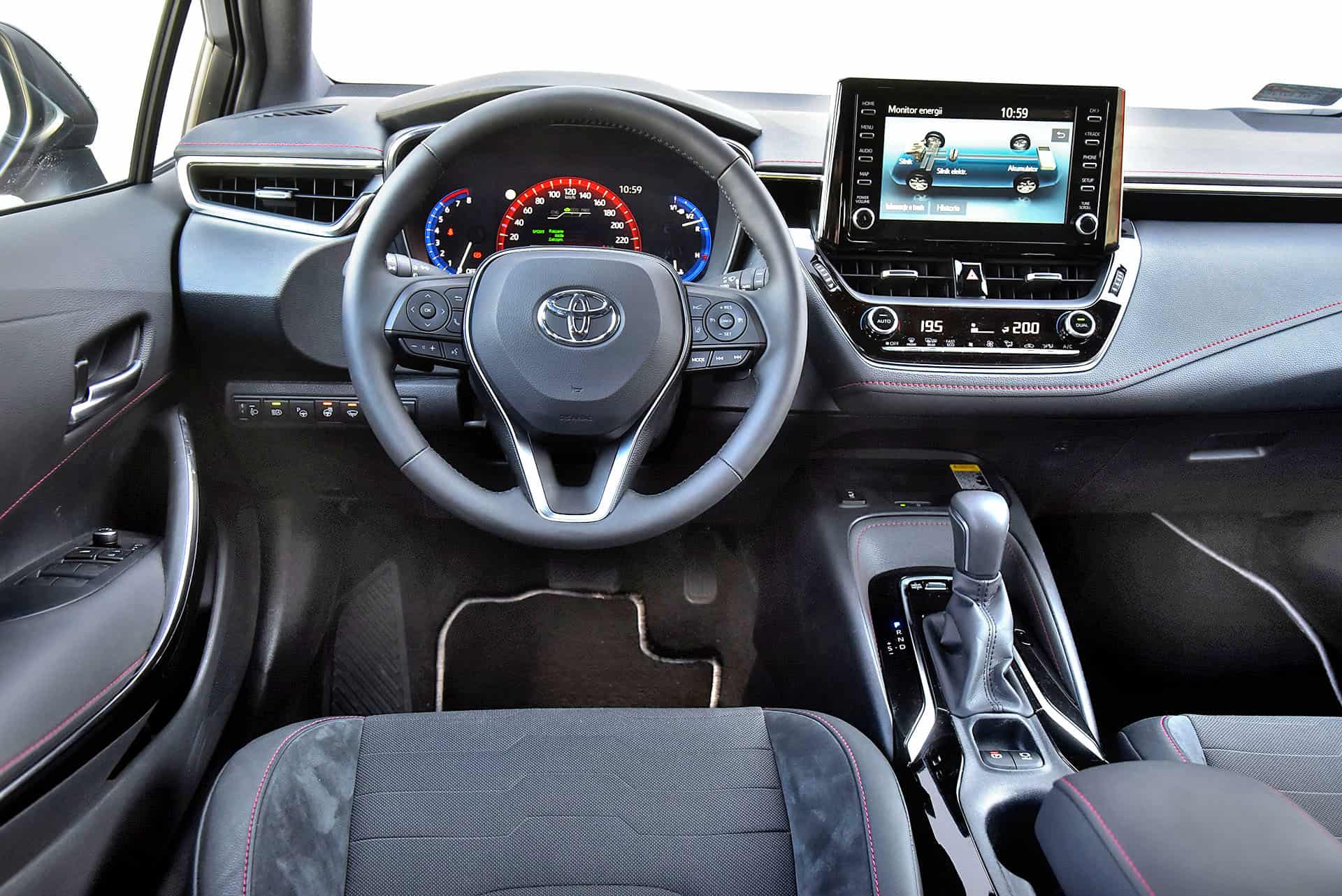 Toyota-Corolla-XII-deska-rozdzielcza