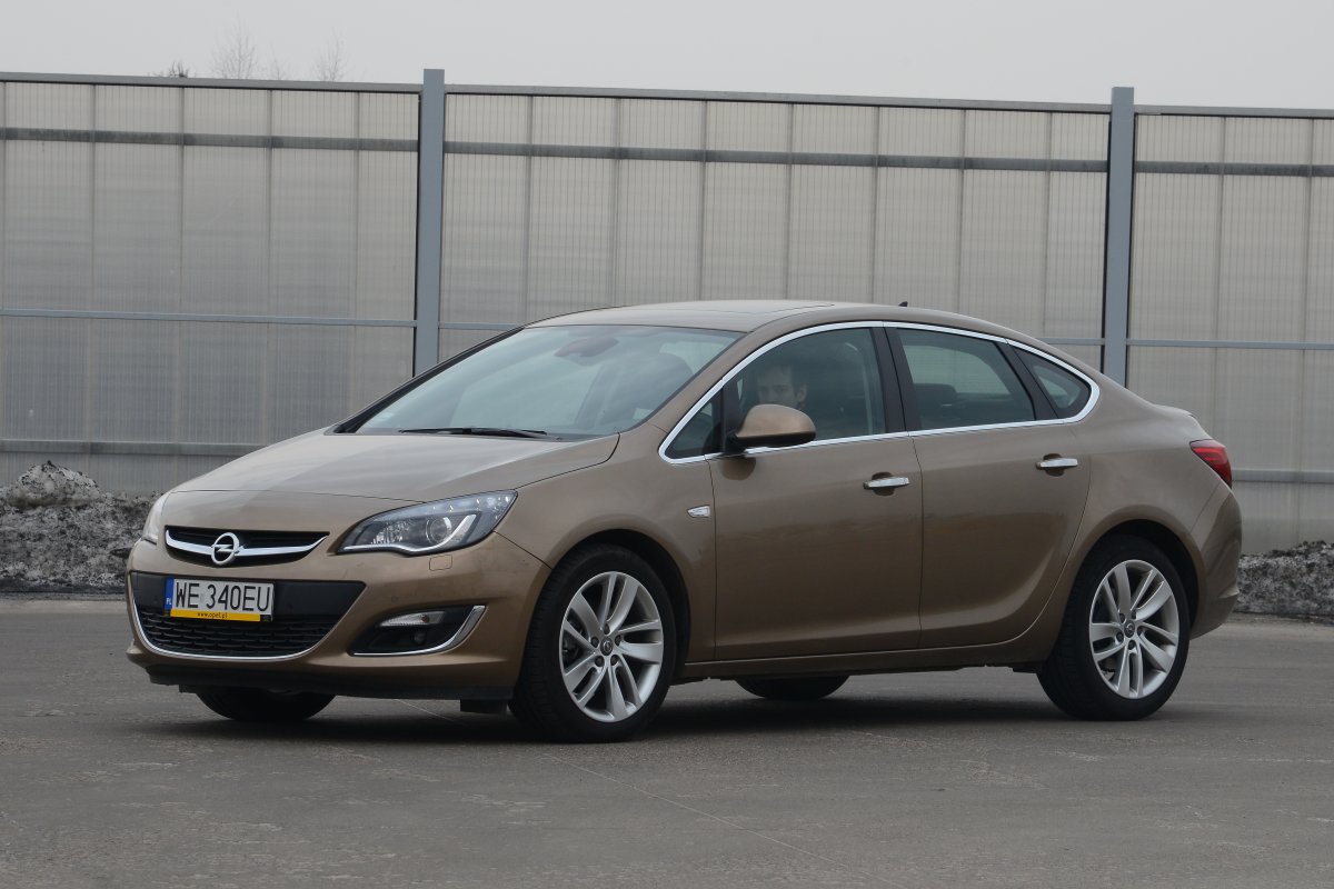 Który silnik wybrać do Opla Astry J (2009-2018)