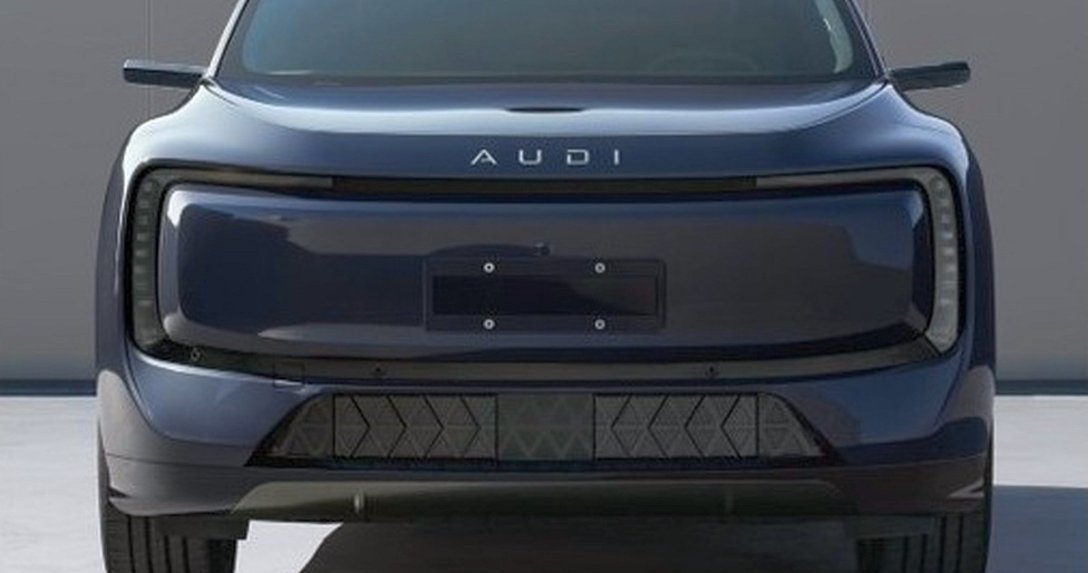 AUDI E7X – przód