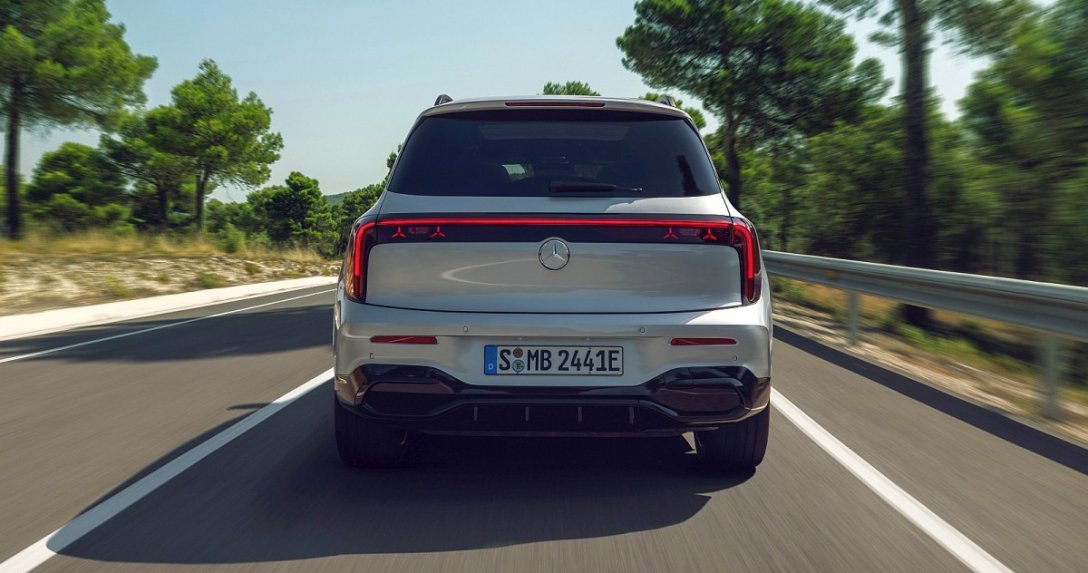Nowy Mercedes GLB – tył