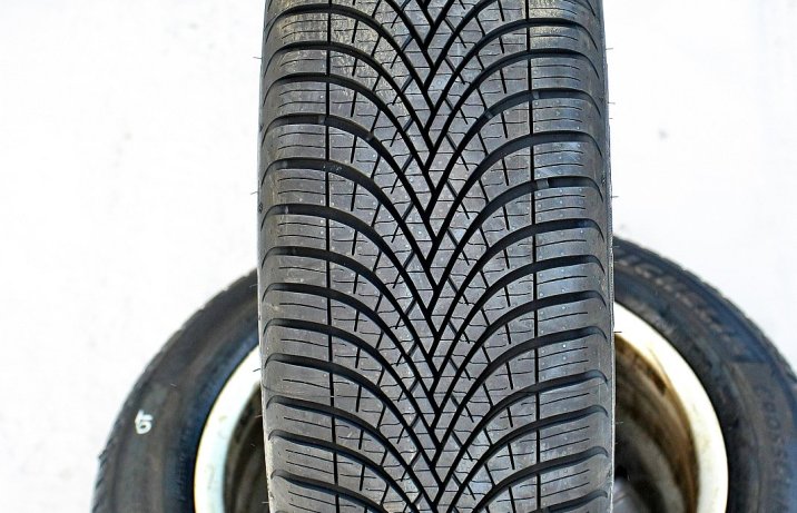 Test opon całorocznych 2025 - Dębica Navigator 3