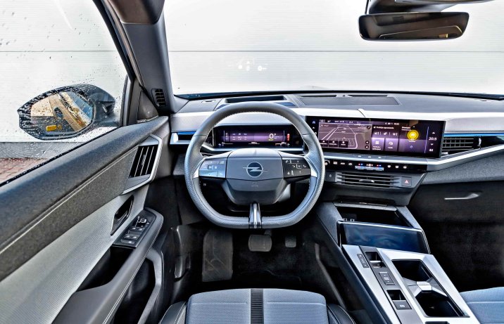 Opel Grandland II 2025 1.6 Plug-in Hybrid eDC7 GS – deska rozdzielcza