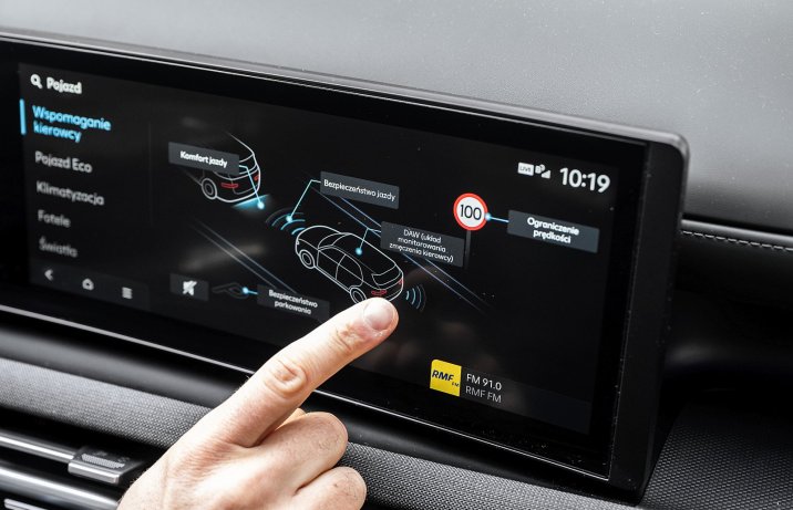 Hyundai Tucson Hybrid (2025) – ekran