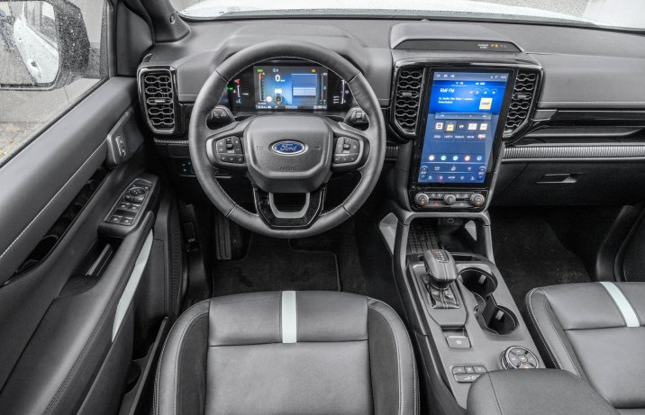 Ford Ranger - kokpit