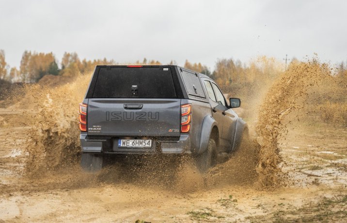 Isuzu D-Max - tył