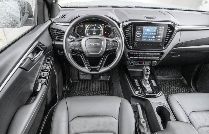 Isuzu D-Max - kokpit