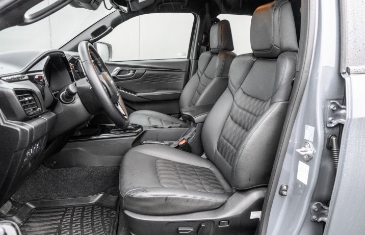 Isuzu D-Max - fotele