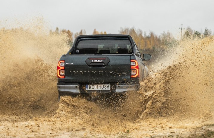 Toyota Hilux - tył