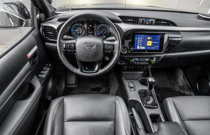 Toyota Hilux - kokpit