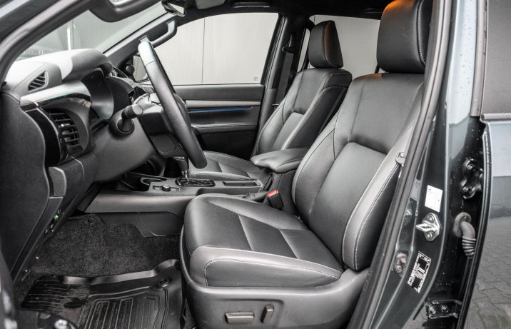 Toyota Hilux - fotele