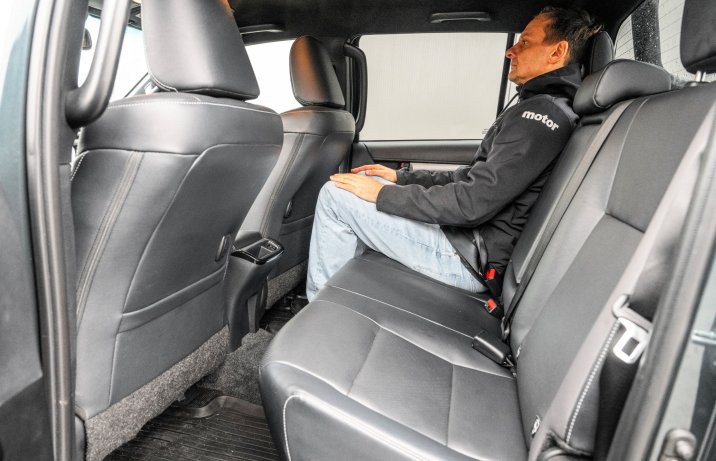 Toyota Hilux - kanapa