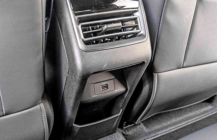 Chery Tiggo 4 HEV Prestige – nawiew z tyłu, port USB
