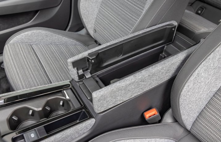 Skoda Superb - podłokietnik