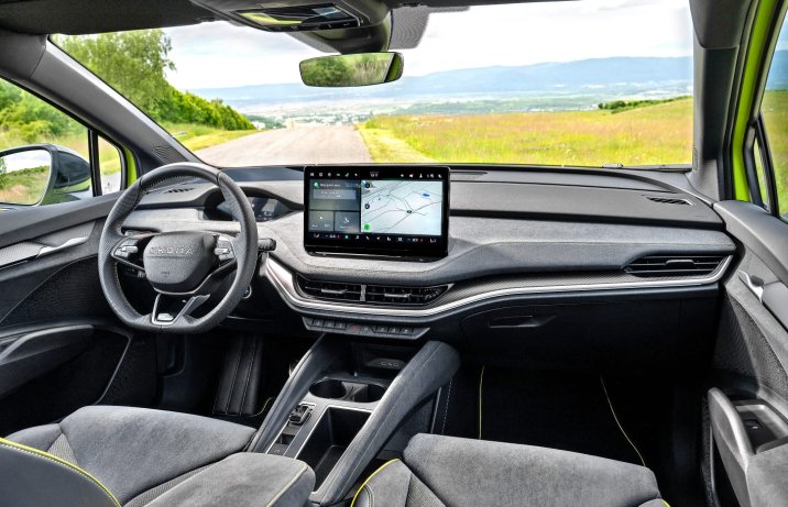 Skoda Elroq 2025 – deska rodzielcza