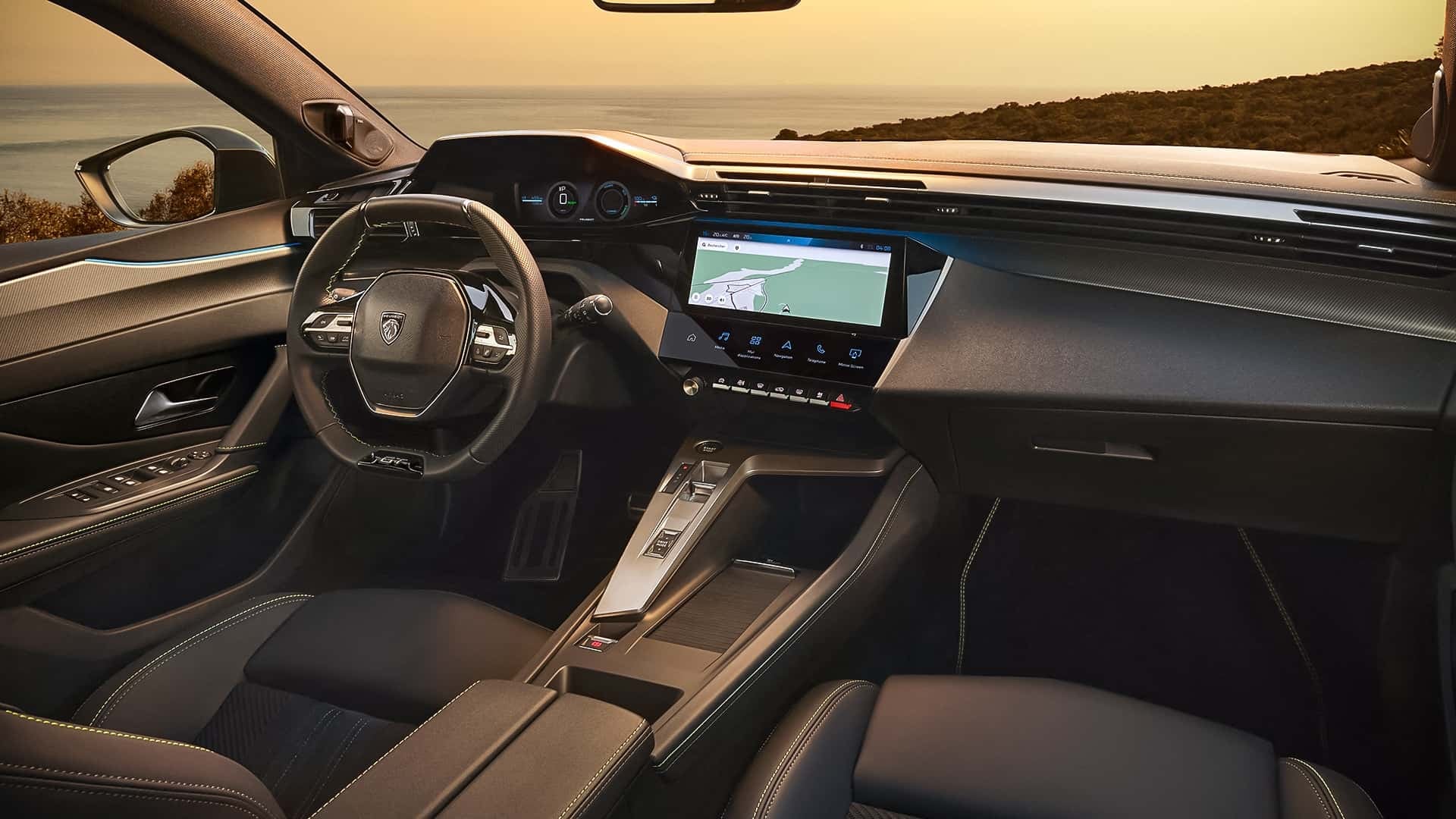 peugeot-408-po-liftingu-05-wnetrze-kokpit-ekrany