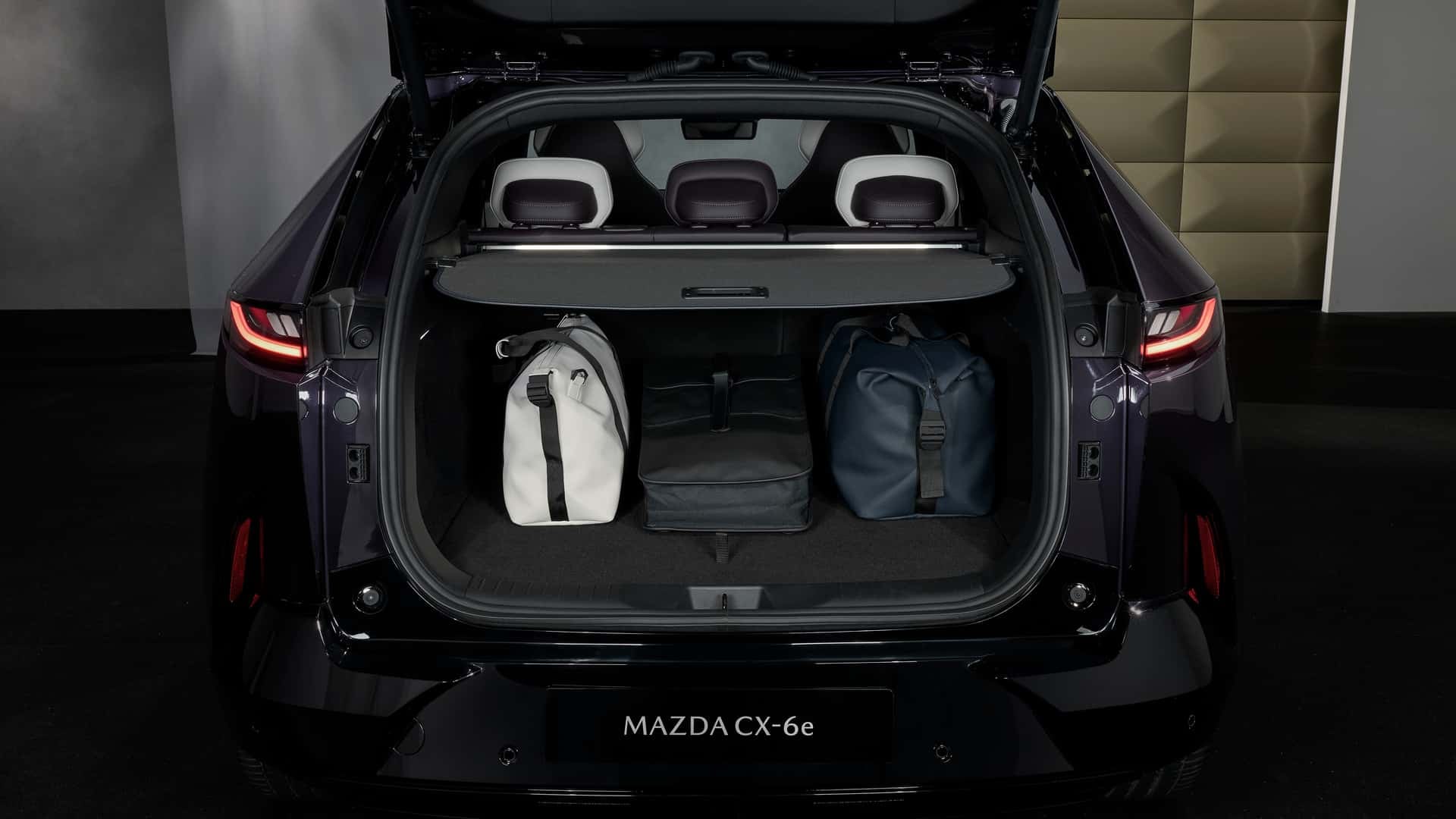 mazda-cx-6e-bagaznik-zaladunek