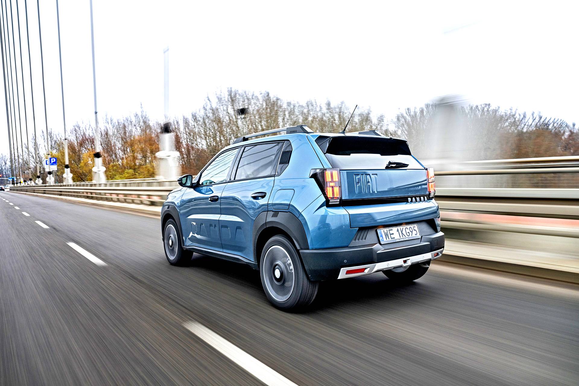 fiat-grande-panda-hybrid-la-prima-jazda-tyl-bok