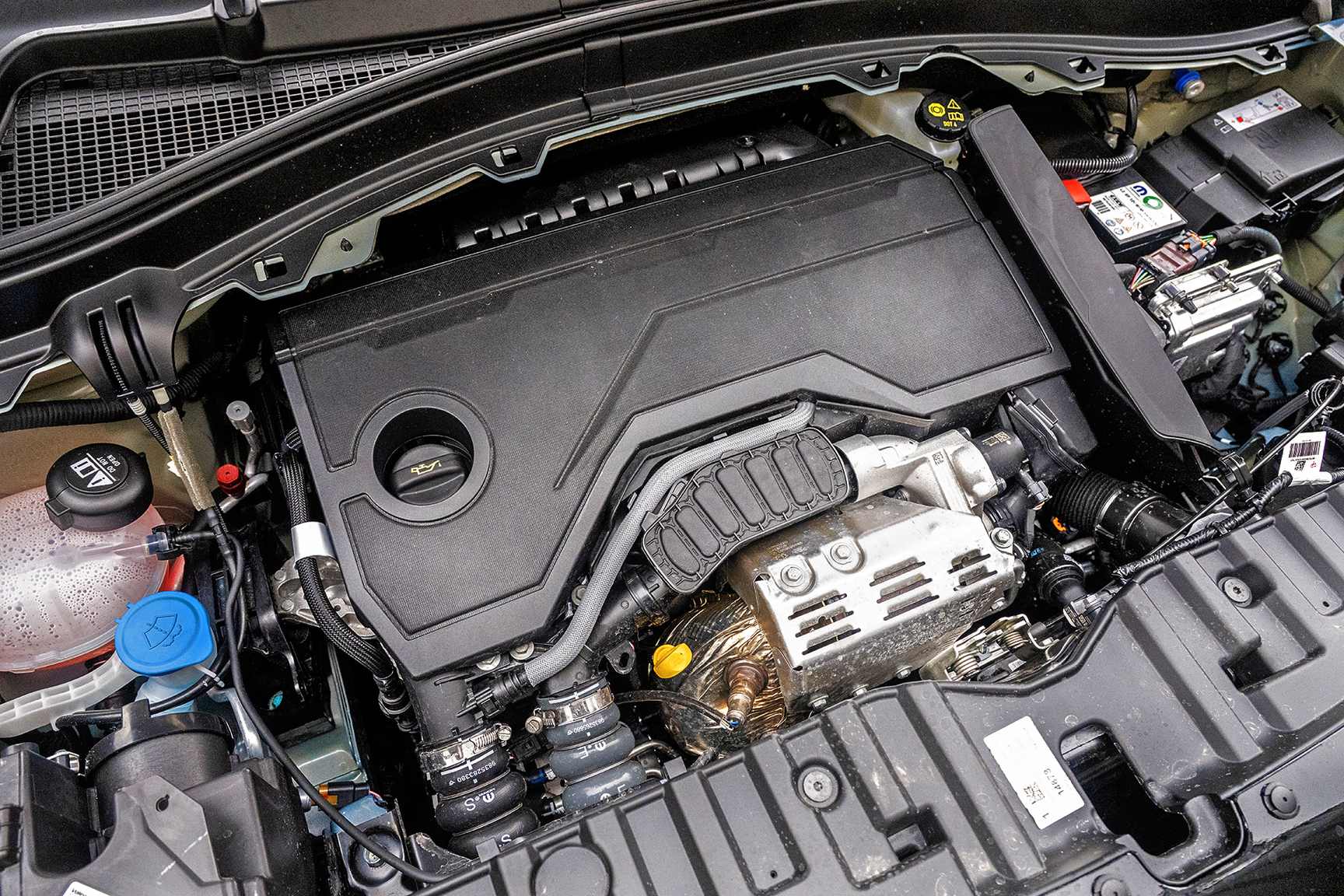 fiat-grande-panda-hybrid-la-prima-komora-silnika