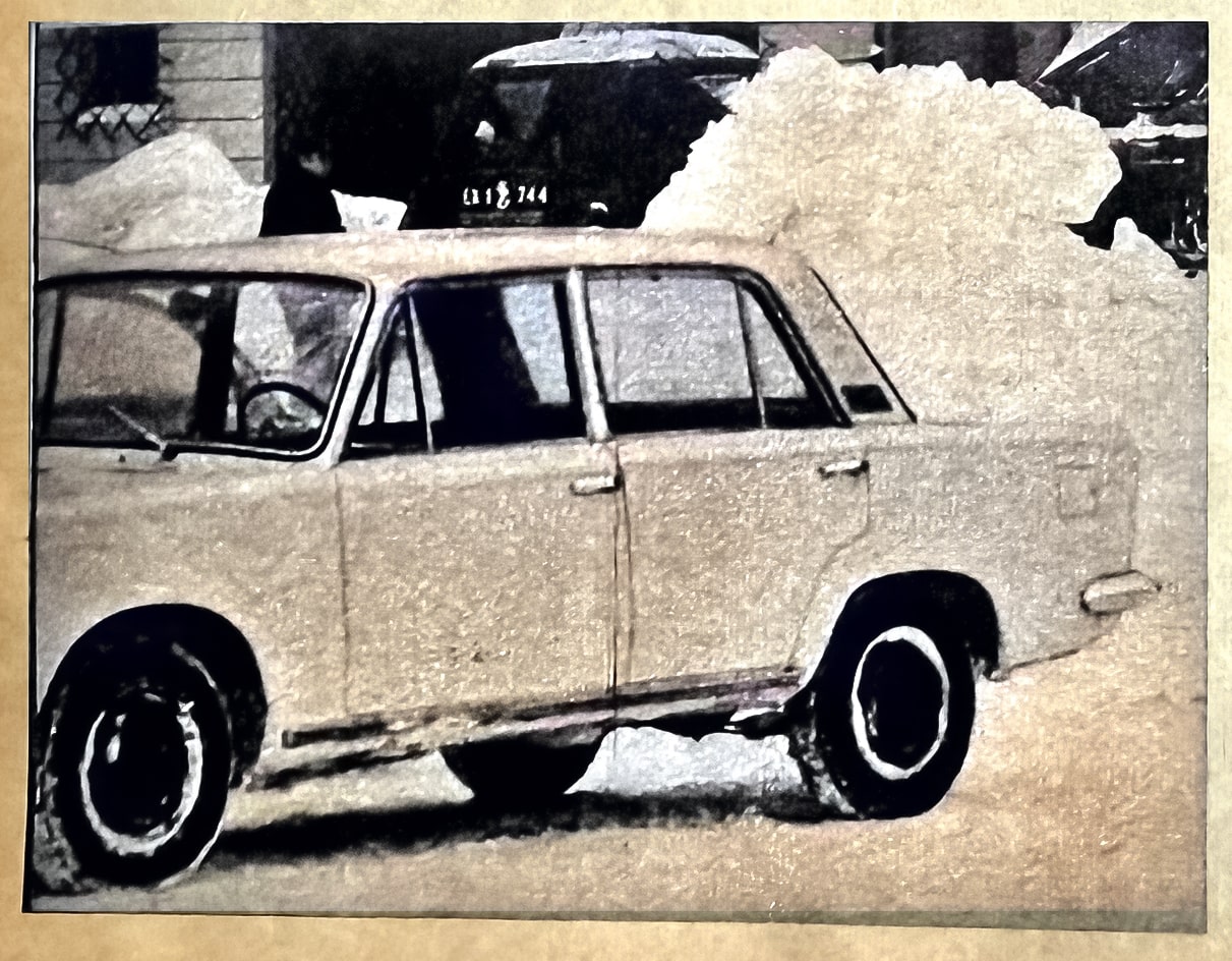 fiat 125p 1976 na tle zaspy snieżnej