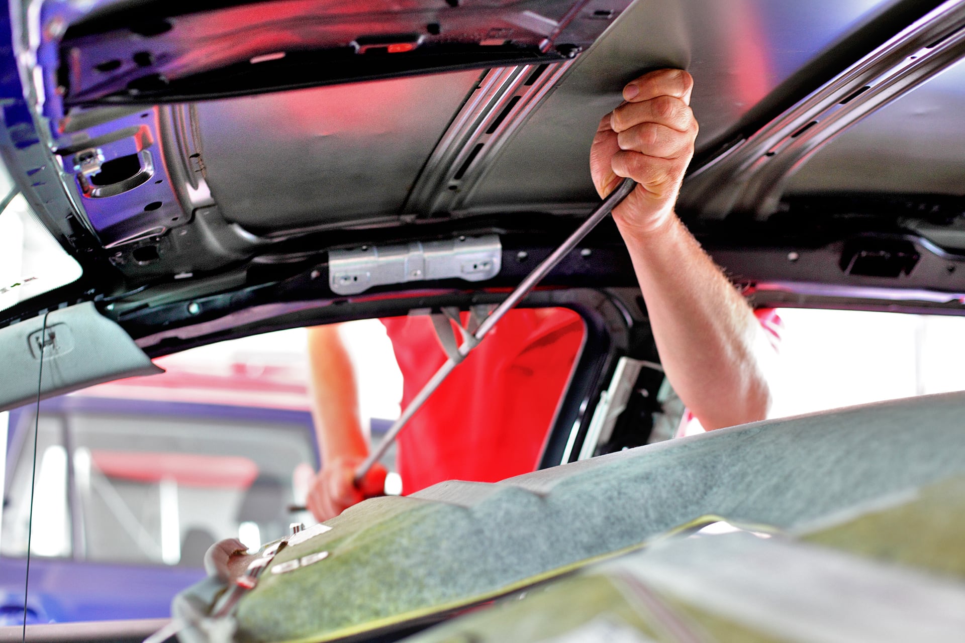 usuwanie-wgniecen-z-karoserii