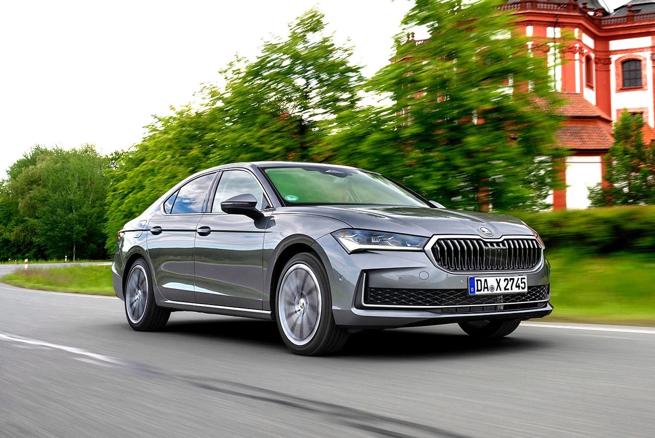 Skoda Superb – przód