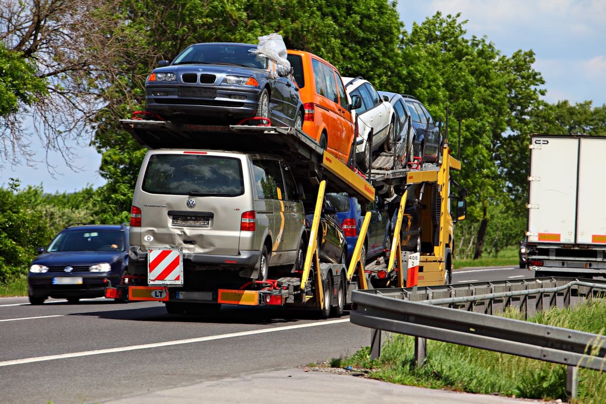 Import samochodów używanych do Polski w 2025 r. – mniej aut i zmiana lidera wśród modeli