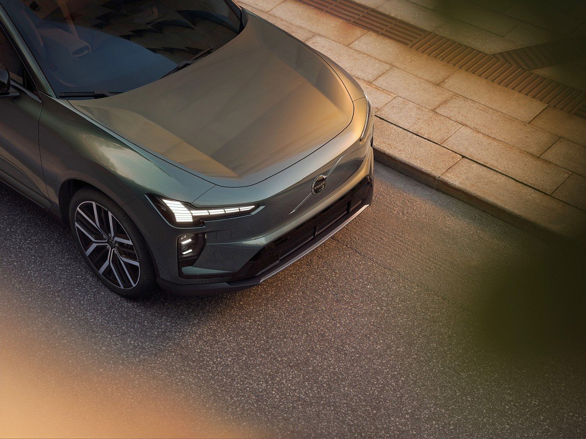 Oto odpowiedź Volvo na BMW iX3 Neue Klasse. Zupełnie nowe EX60 idzie choćby o krok dalej