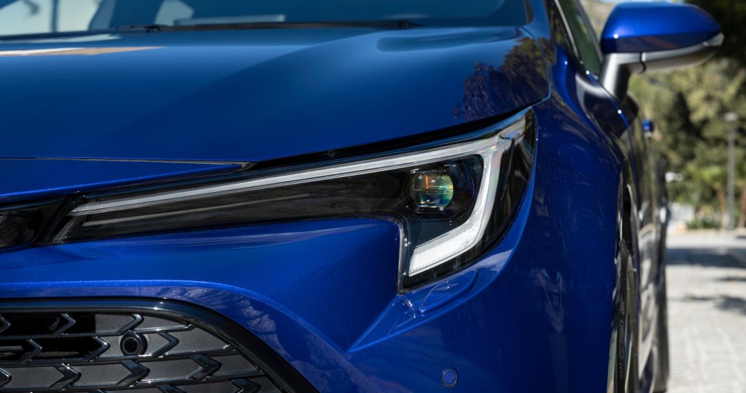 Toyota Corolla – przód