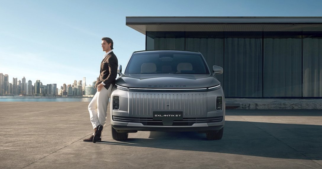 Exlantis ES – przód