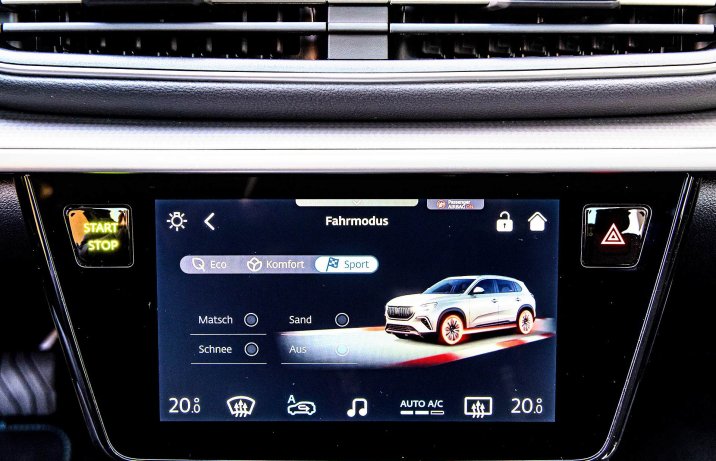 Togg T10X V2 4More – deska rozdzielcza, ekran, tryby jazdy