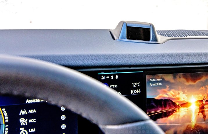 Togg T10X V2 4More – deska rozdzielcza, kamera monitorująca uwagę kierowcy