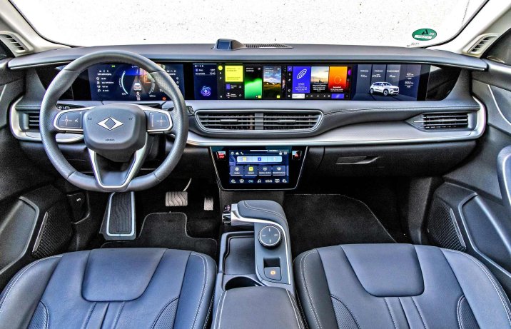 Togg T10X V2 4More – deska rozdzielcza