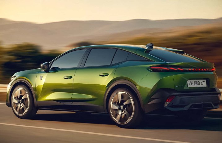 Peugeot 408 po face liftingu – bok tył