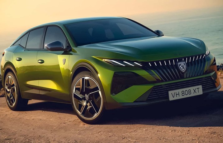 Peugeot 408 po face liftingu – przód i bok