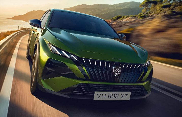 Peugeot 408 po face liftingu – przód