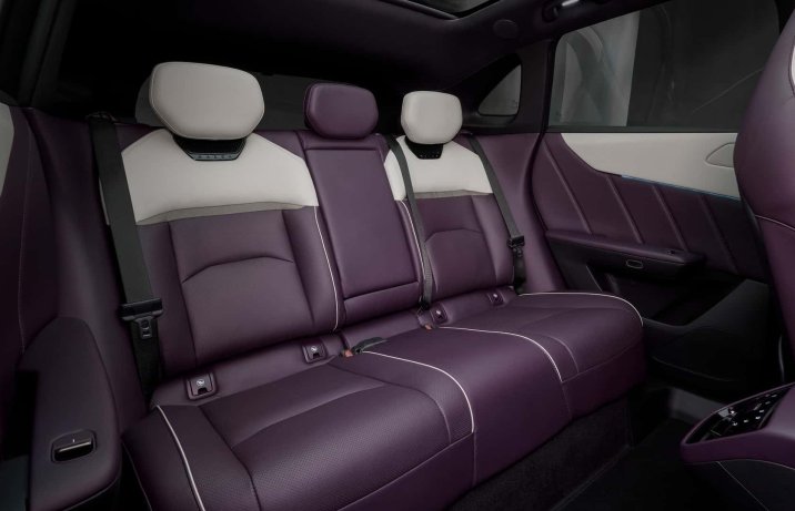 Mazda CX-6e – siedzenia z tyłu