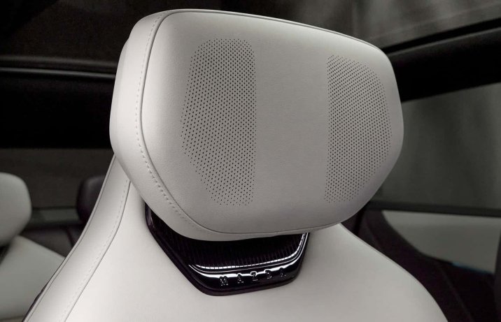 Mazda CX-6e – zagłówek