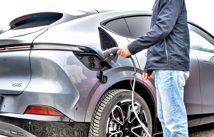 Xpeng G6 RWD Long Range Pro (2026) – test – ładowanie