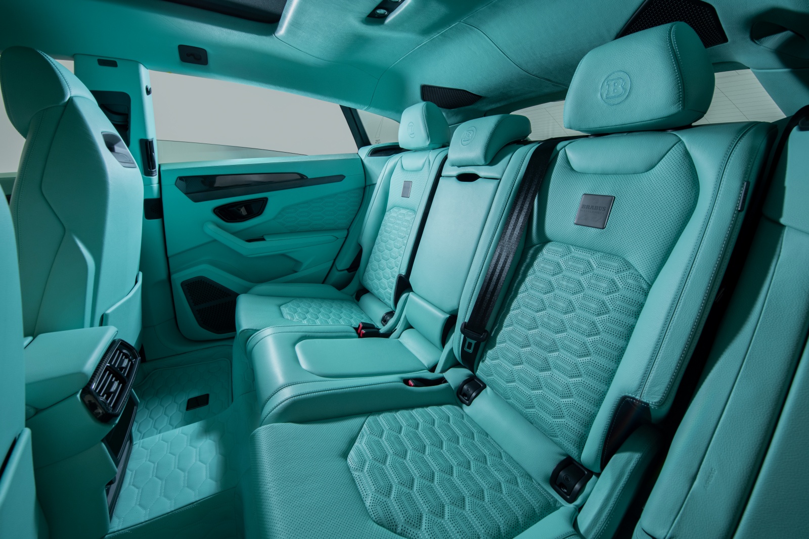 lamborghini-urus-brabus-kanapa