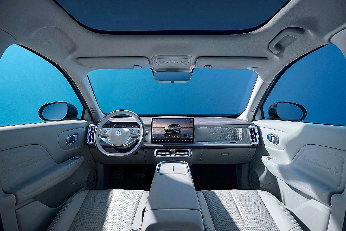 Leapmotor B10 Hybrid EV_06