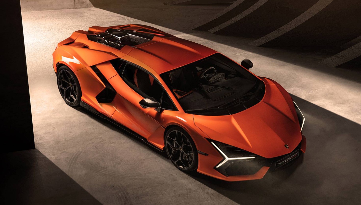 Lamborgini-Revuelto-przod