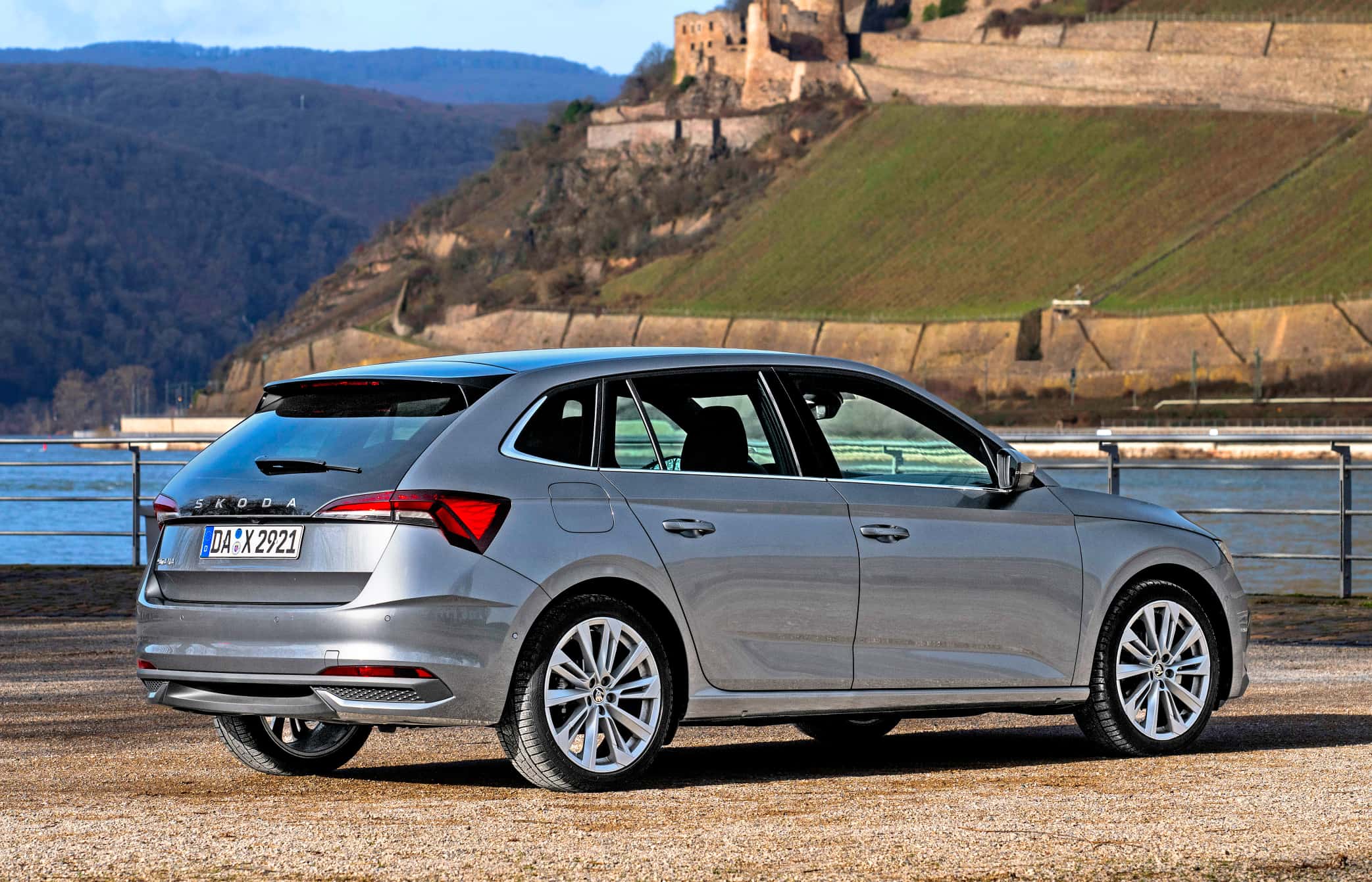 Skoda Scala – tył i bok