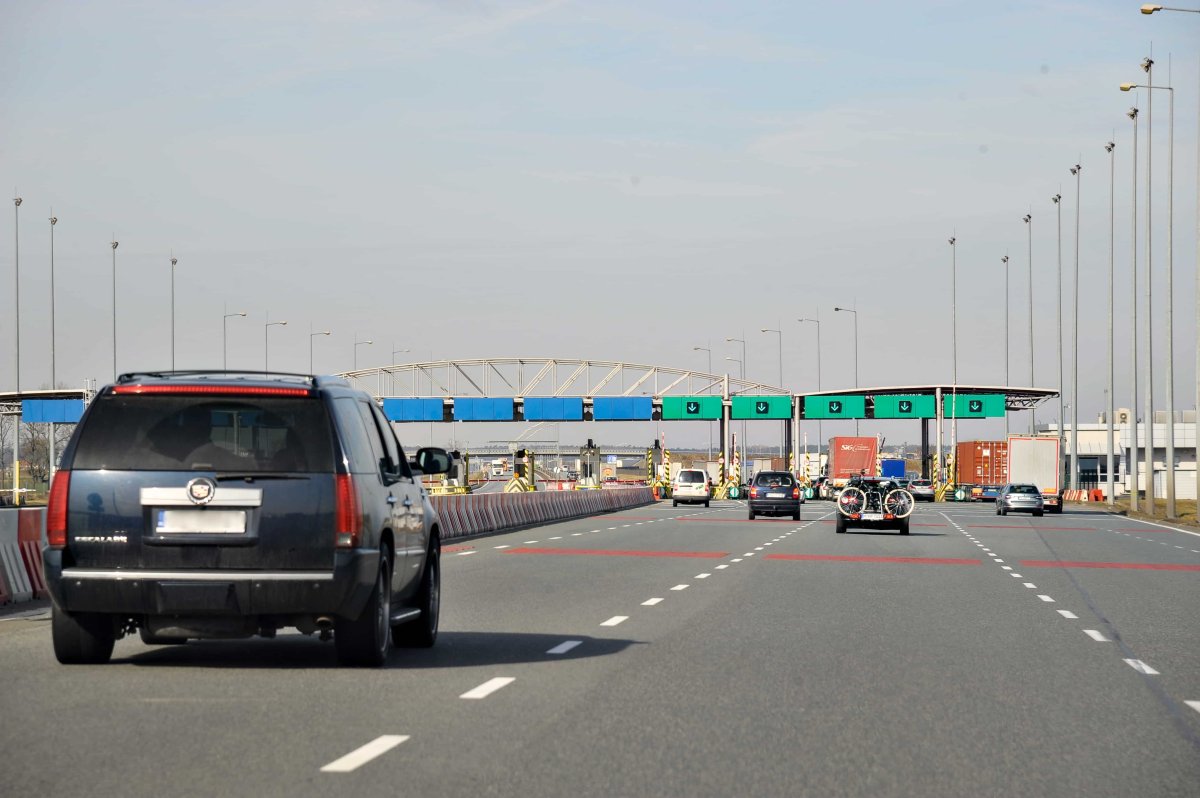 Jak bezpiecznie jeździć autostradą i nie irytować innych kierowców?