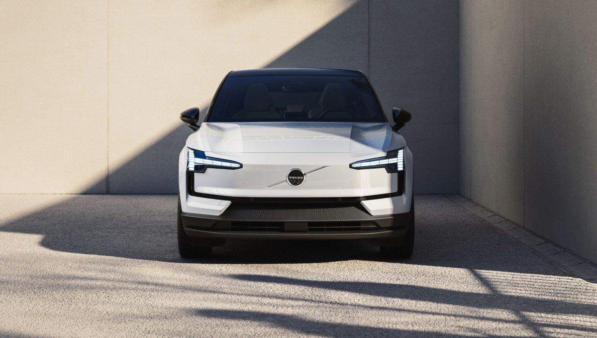 Zmiany w gamie Volvo EX30 – nareszcie pojawia się w niej wariant o sensownej mocy