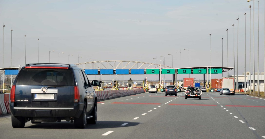Jak bezpiecznie jeździć autostradą i nie irytować innych kierowców?